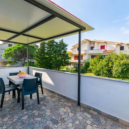 Apartments Anica F Lopar Bagian luar foto