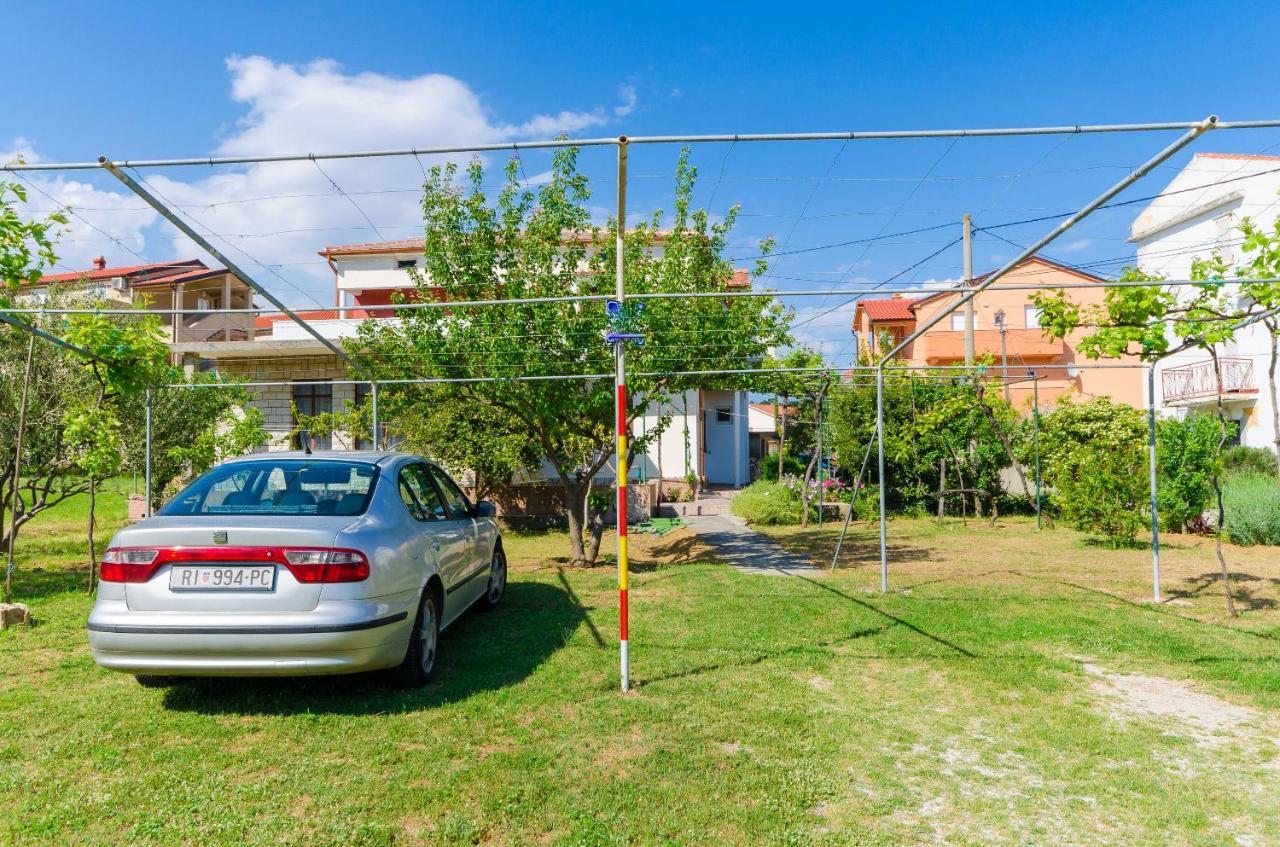 Apartments Anica F Lopar Bagian luar foto