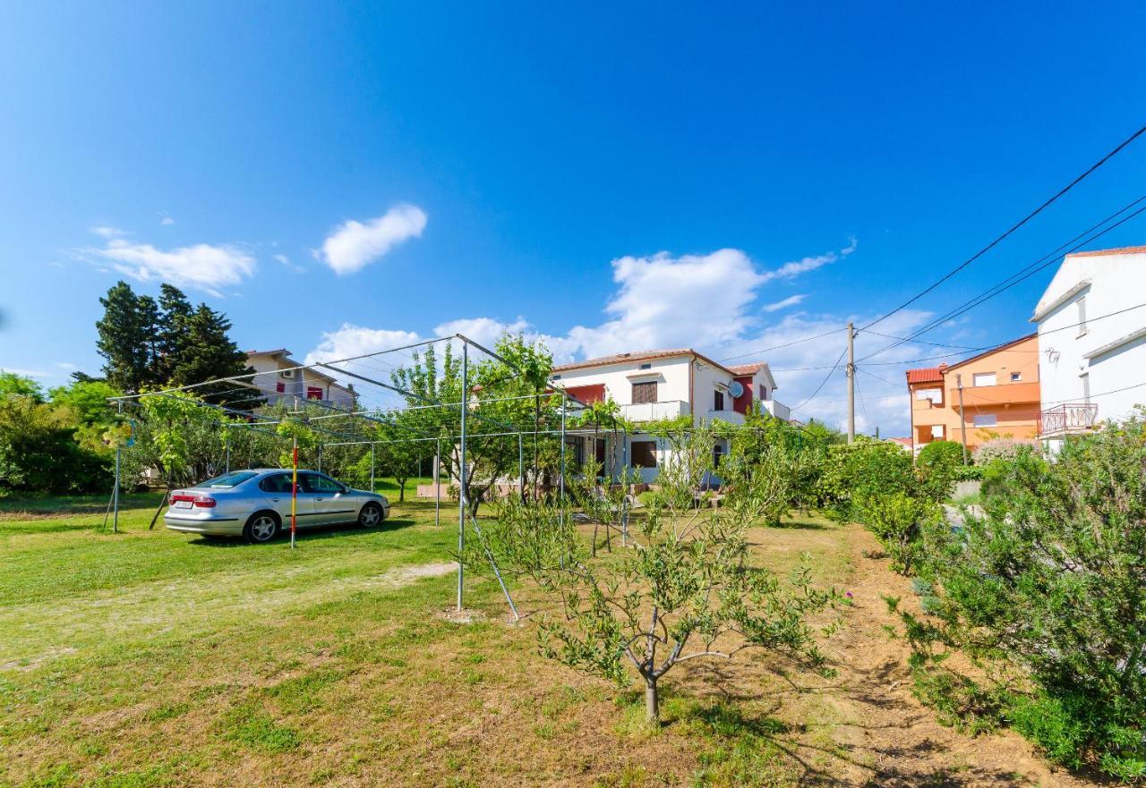 Apartments Anica F Lopar Bagian luar foto