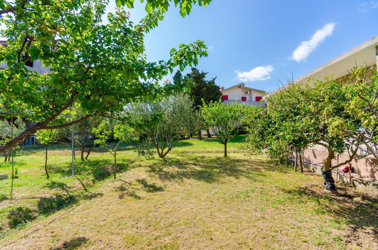 Apartments Anica F Lopar Bagian luar foto