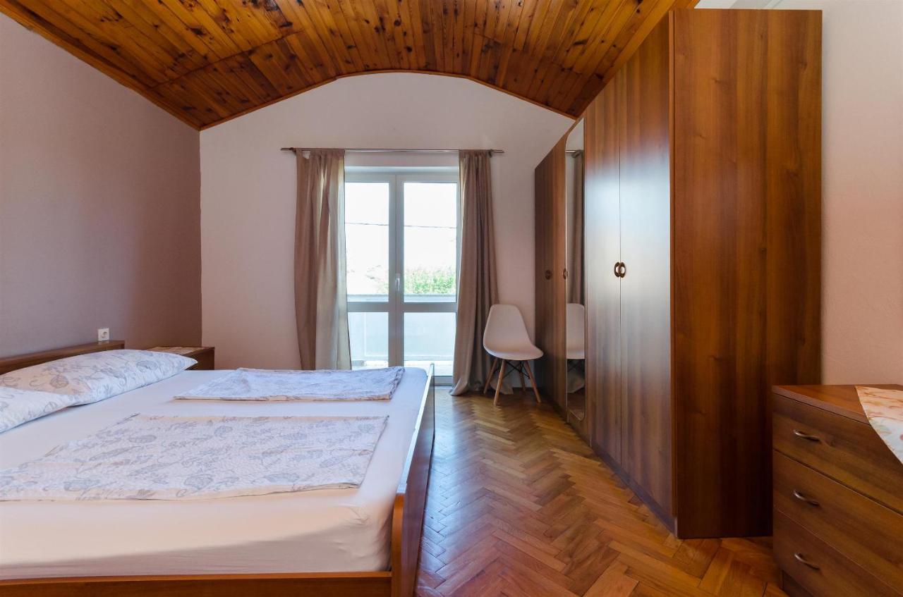 Apartments Anica F Lopar Bagian luar foto